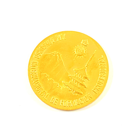 750　K18　技能五輪国際大会　金メダル　コイン